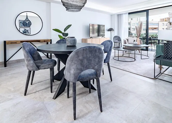 Inf32L- Modern City Apartment, Families Only